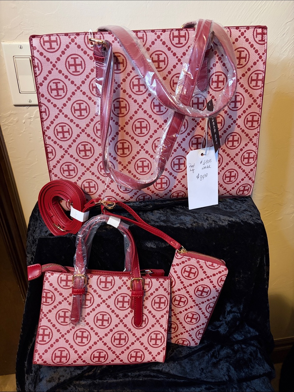 NWT  red design  3 pcs   Large is 14L x 11 height
Lil one is 8.5x6